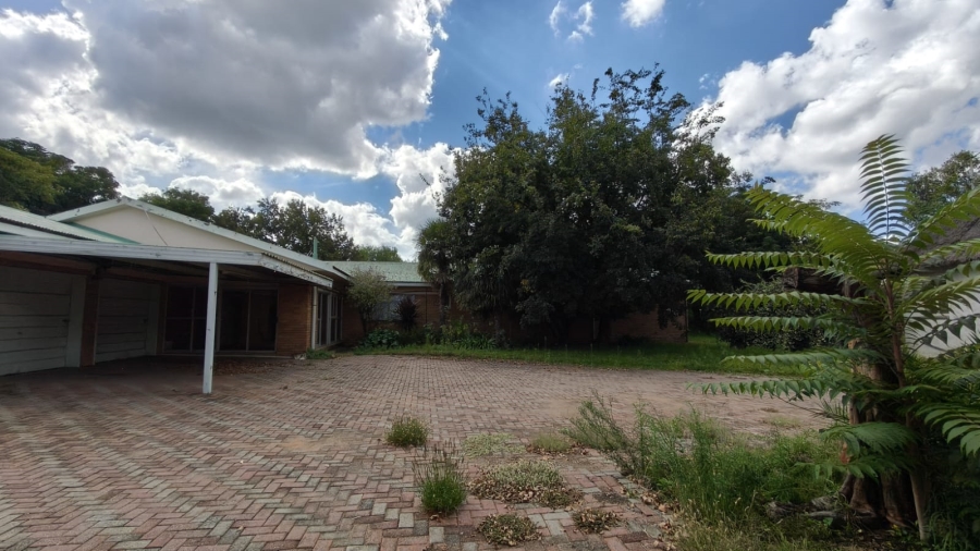 4 Bedroom Property for Sale in Hennenman Free State